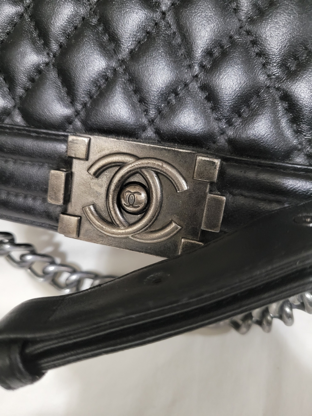 CHANEL Boy Black Quilted Leather Shoulder Bag with Silver Chain and CC Lock - Picture 5 of 8